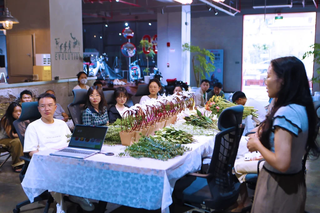 Atelier floral KAMAX&nbsp;: Créez le bouquet parfait&nbsp;! - 31&nbsp;juillet&nbsp;2024 | Kamax Motorcycle