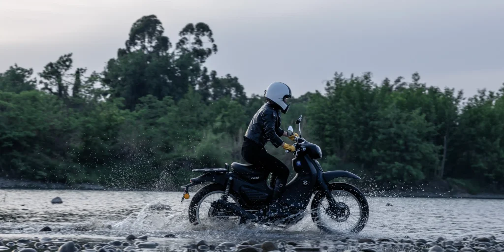 Cub X 150cc Motorcycle riding
