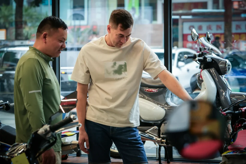Russian Clients Visit KAMAX Chongqing Showroom to Explore Off-Road Motorcycles | Kamax Motorcycle