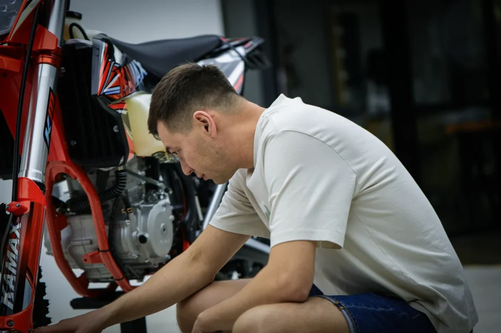 Russian Clients Visit KAMAX Chongqing Showroom to Explore Off-Road Motorcycles | Kamax Motorcycle