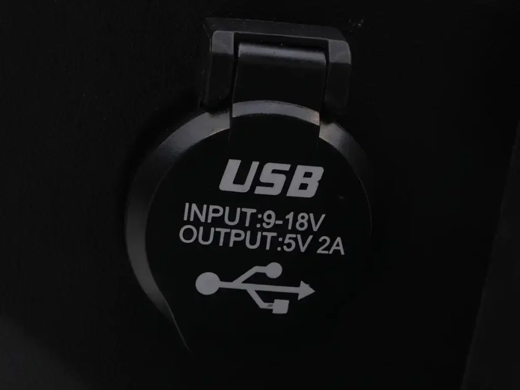 ASIAN EAGLE 6 - China OEM Motorcycle Manufacturer Asian Eagle USB Charging Port
