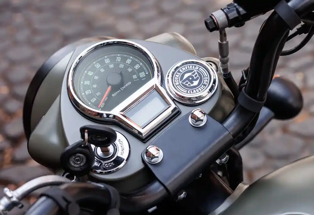 Royal Enfield Classic 350 Analog Displays