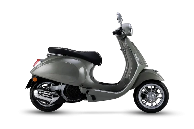 VESPA R 125 Scooter Motorcycle